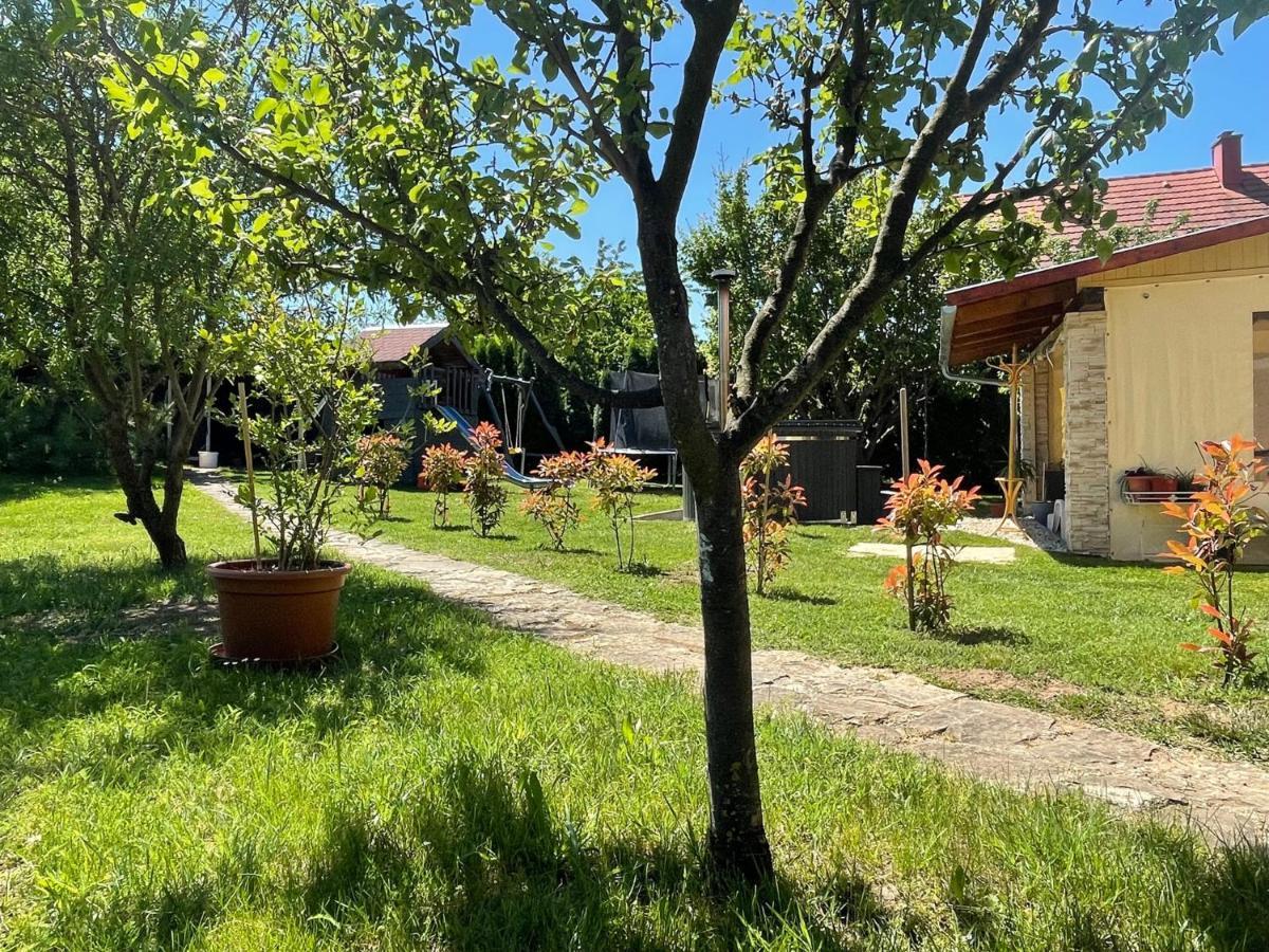 Jasmin Apartment House Vonyarcvashegy Esterno foto