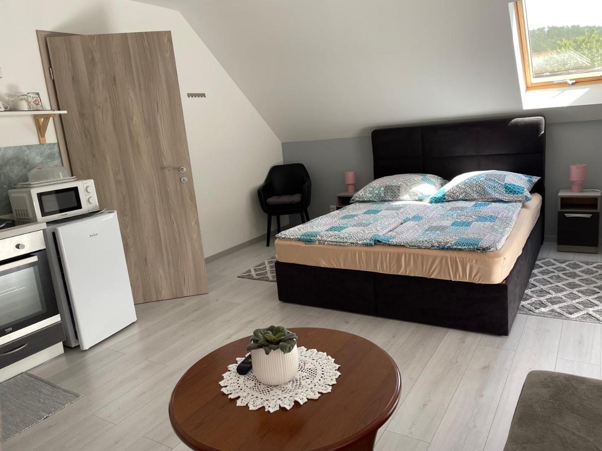 Jasmin Apartment House Vonyarcvashegy Esterno foto