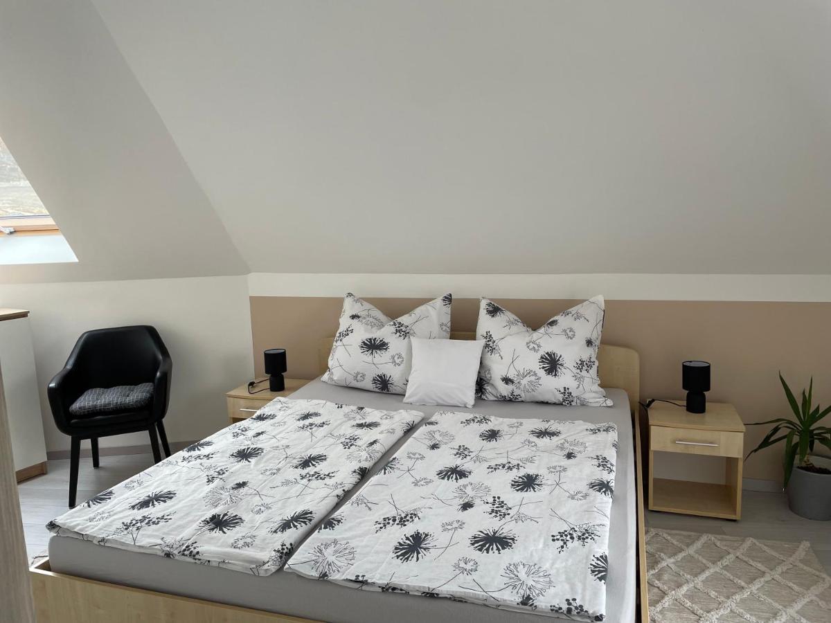 Jasmin Apartment House Vonyarcvashegy Esterno foto